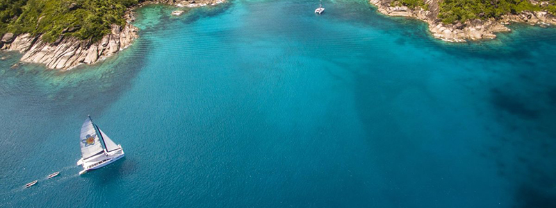 Море и суша на катамаране Odezir
